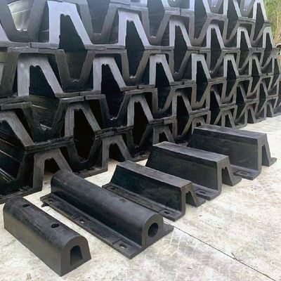 Tipo de goma natural defensa del negro V de V300*1000L para el embarcadero portuario