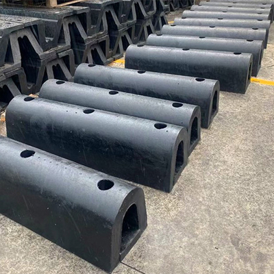 El muelle resistente D de goma forma la litera de la defensa que amarra la certificación de la AIPCN