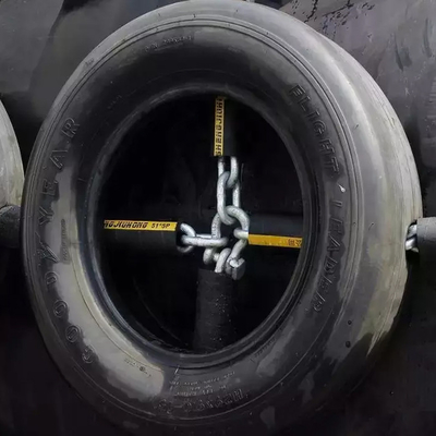 ISO17357 Yokohama Marine Fenders With Aircraft Tires para las operaciones del STS