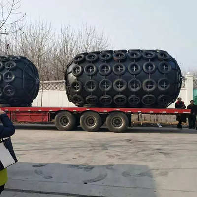 ISO17357 Yokohama Marine Fenders With Aircraft Tires para las operaciones del STS