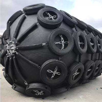 50kPa los 4.5M Yokohama Rubber Fender con la red resistente de la cadena de neumático de la protección
