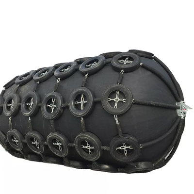 50kPa los 4.5M Yokohama Rubber Fender con la red resistente de la cadena de neumático de la protección