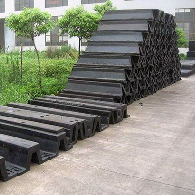 Absorción de alta energía de goma natural de Marine Dock Fenders Wear Resistant del arco