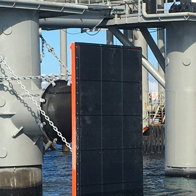 La defensa anticolisión PIANC2002 de la célula certificó para el barco portuario del muelle