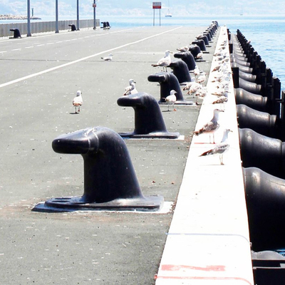 Los bolardos estándar del amarre de la AIPCN echaron las 30 toneladas de acero para el barco del muelle