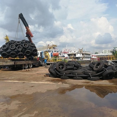 ISO 17357 50 Kpa de la defensa de Marine Dock Floating Yokohama Rubber de los embarcaderos