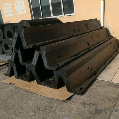 Defensa de goma del arco del alto rendimiento del muelle 600h para el muelle portuario
