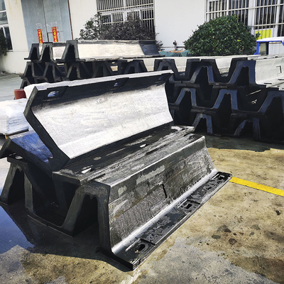Tipo de goma AIPCN 2002 de la defensa V del muelle del OEM de Marine Protection del arco