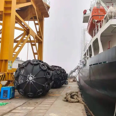 Defensa de goma de Yokohama del lado del barco de 50 Kpa para la nave y el muelle