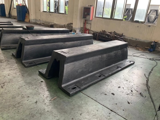 Sistema modificado para requisitos particulares OEM de las defensas del barco de goma del puerto de la forma de V para la nave/el infante de marina