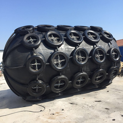 Nave de navegación marítima 50kPa Fender neumático de caucho con llantas y cadenas para proteger el barco de muelle