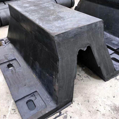 75 Shore A Fender de caucho de caucho OEM Tipo V para barco