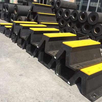 75 Shore A Fender de caucho de caucho OEM Tipo V para barco
