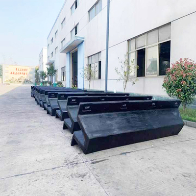Fenders de carga pesada V / D 1000 mm montados en el muelle para superyates