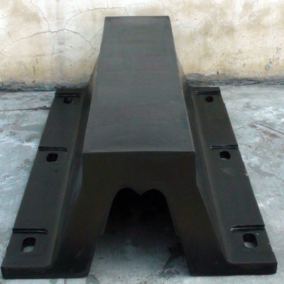 Arco de caucho de 1000 mm de altura Fenders marinos perfil en forma de V para protección de embarcaciones