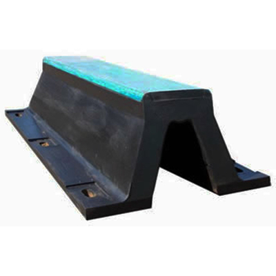 Arco de caucho de 1000 mm de altura Fenders marinos perfil en forma de V para protección de embarcaciones