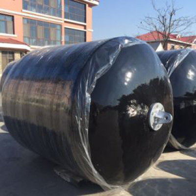 2.3 * 6.2m Floating Fender de espuma con capa externa de poliurea de grado militar