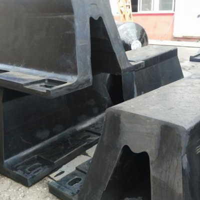 Fender de caucho de arco personalizado para terminales de puerto, suministrado directamente por los fabricantes