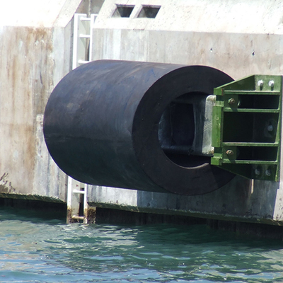 Resistencia a los rayos UV Protectores cilíndricos marinos Equipos marinos Protectores de caucho marinos