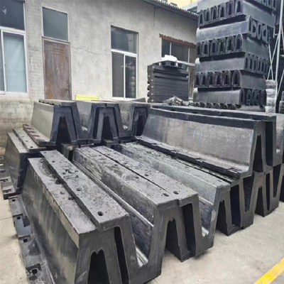 Fender de caucho de arco negro para protección duradera del puerto y el muelle