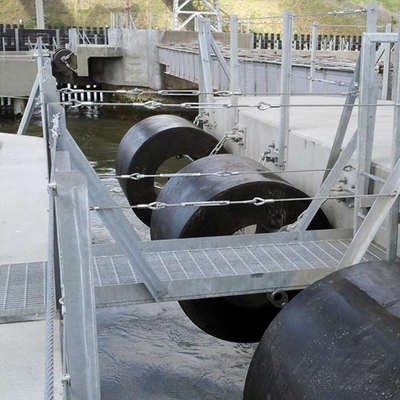 Fenders marinos cilíndricos de caucho para el muelle de barcos
