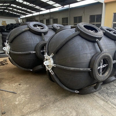 Fender neumático de goma de Yokohama con resistencia a la corrosión, absorción de golpes y diseño ligero para aplicaciones marinas