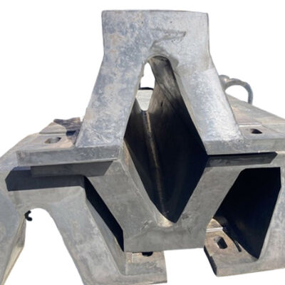 Defensa de goma en arco con sistema de absorción de impactos para absorción de energía de alta carga y bajo costo de mantenimiento