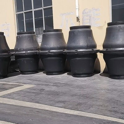 Flexibles resistentes a la niebla de sal por compresión Bajo costo de mantenimiento Fenders de goma cónica para muelles marinos