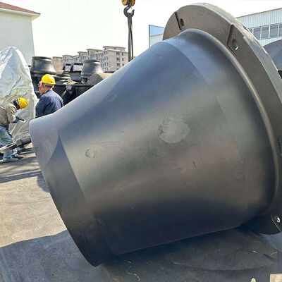 Fenders de goma cónica con alta absorción de energía, rendimiento angular estable y fuerza distribuida uniformemente para muelles marinos